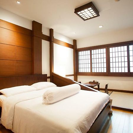 Baan Kashiwaya Hotel Bangkok Bagian luar foto